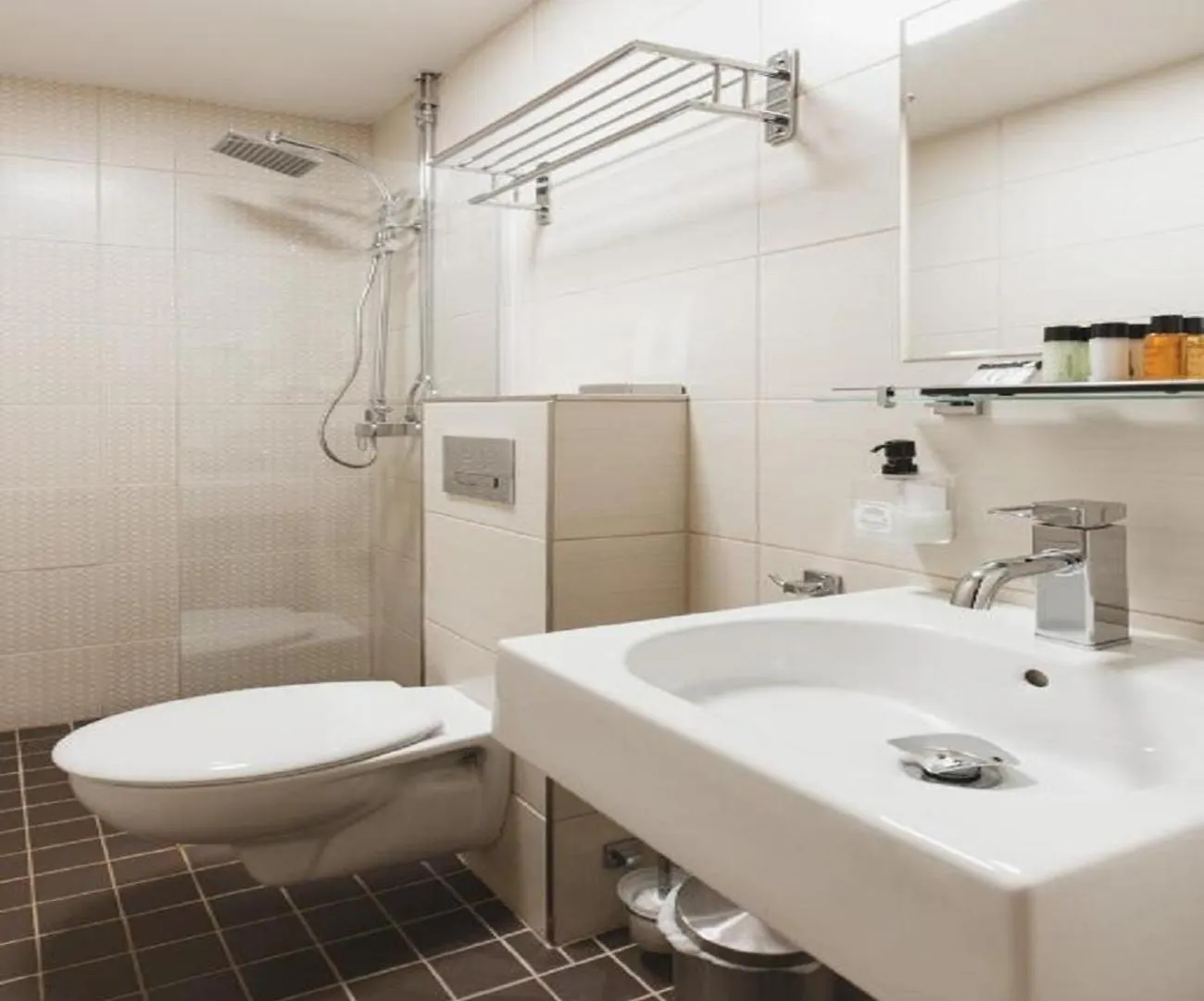 Hotel Tulip Suites Near Delhi Airport