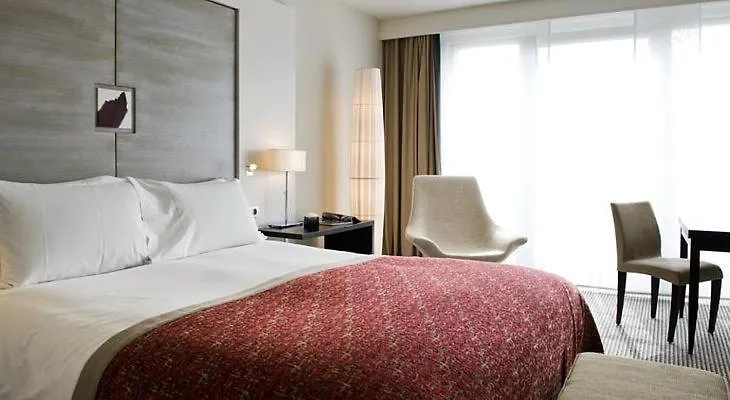 Hotel Tulip Suites Near Delhi Airport