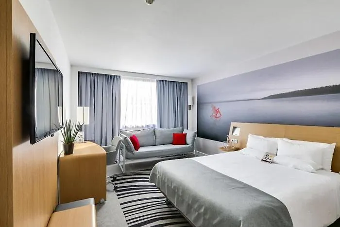 Hotel Tulip Suites Near Delhi Airport