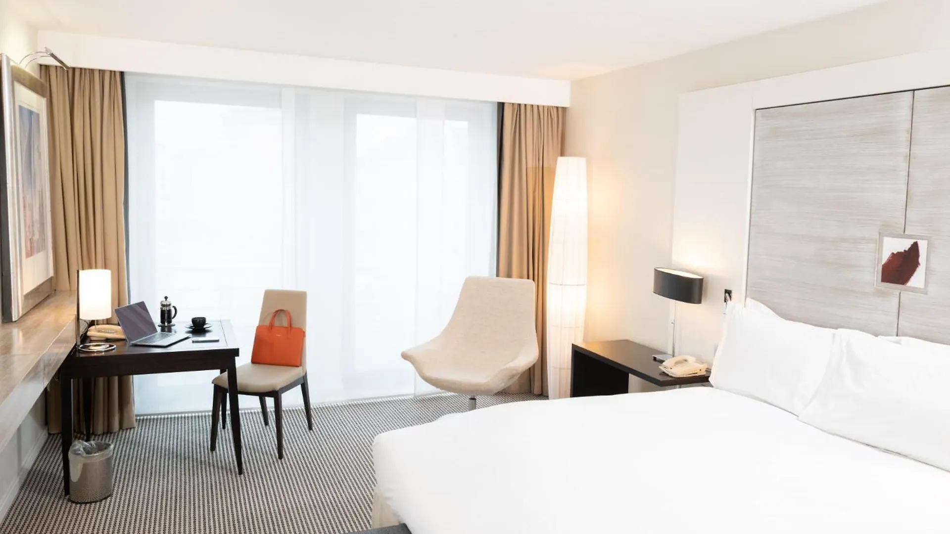 Hotel Tulip Suites Near Delhi Airport