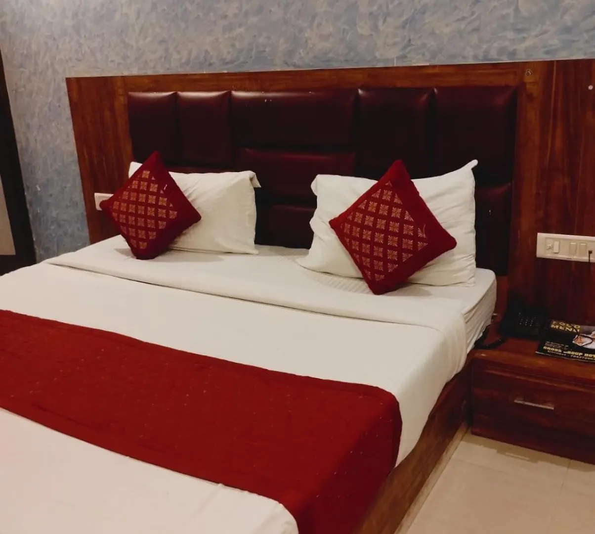 Hotel Tulip Suites Near Delhi Airport